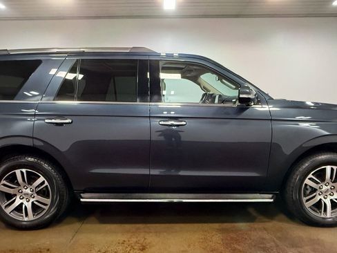 Used 2023 Ford Expedition Limited image 32