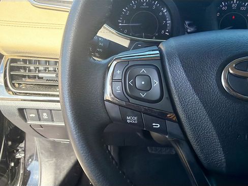 Used 2015 Toyota Avalon XLE Premium image 35
