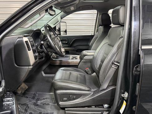 Used 2019 GMC Sierra 2500 Denali w/ Duramax Plus Package image 16