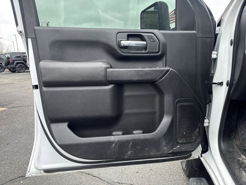 Used 2021 Chevrolet Silverado 2500 Custom w/ Custom Value Package image 15