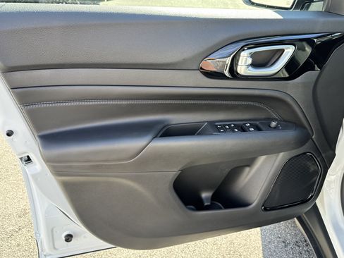 New 2026 Jeep Compass Limited image 17