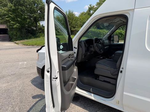 Used 2016 Nissan NV 2500 SV w/ Technology Package RWD image 27