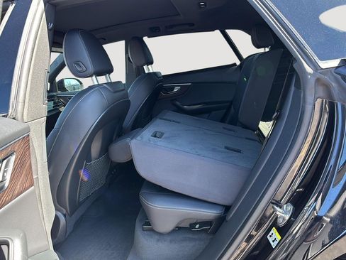 Used 2019 Audi Q8 Prestige w/ Adaptive Chassis Package image 21