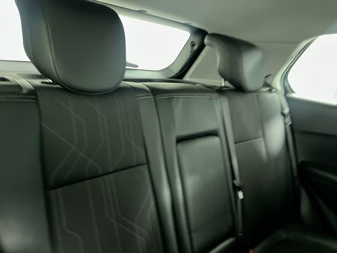 Used 2022 Chevrolet Trax LT w/ LT Convenience Package image 33