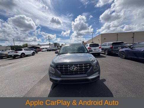 Used 2022 Hyundai Venue Limited FWD image 8