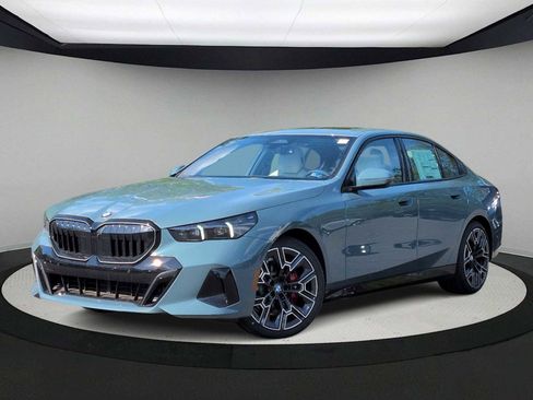 New 2026 BMW 530i xDrive AWD/4WD image 1