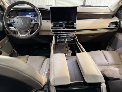 Used 2022 Lincoln Navigator Reserve image 23