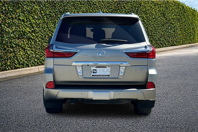 Used 2016 Lexus LX 570 4WD w/ Luxury Package image 5