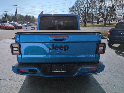 Used 2022 Jeep Gladiator Overland image 5