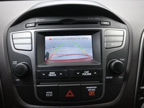Used 2015 Hyundai Tucson SE FWD image 12