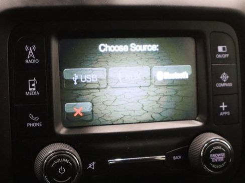 Used 2016 Jeep Renegade Latitude image 30