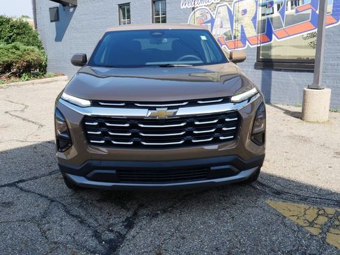 New 2027 Chevrolet Equinox LT FWD image 2