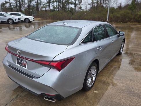 Used 2021 Toyota Avalon XLE image 7