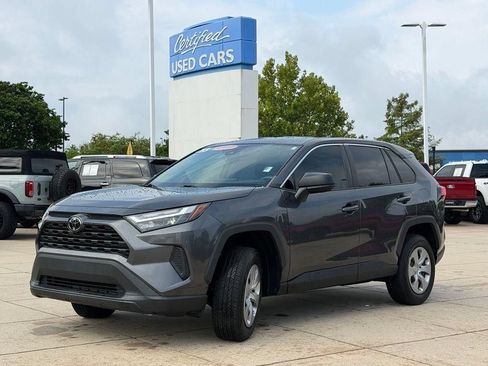 Used 2023 Toyota RAV4 LE FWD image 7