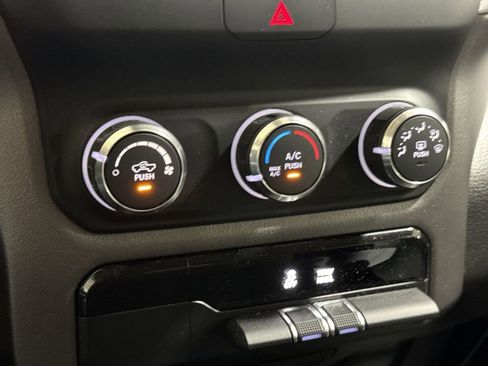 Used 2020 RAM 1500 Big Horn AWD/4WD image 16