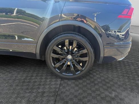 Used 2020 Volkswagen Tiguan SE R-Line AWD/4WD image 13