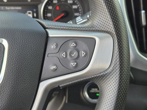 Used 2023 GMC Terrain SLE w/ Driver Convenience Package image 17