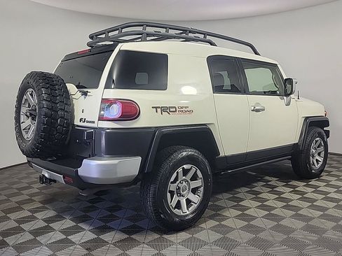 Used 2014 Toyota FJ Cruiser 4WD w/ Upgrade Package image 4