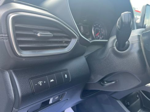 Used 2022 Hyundai Santa Fe SE image 19