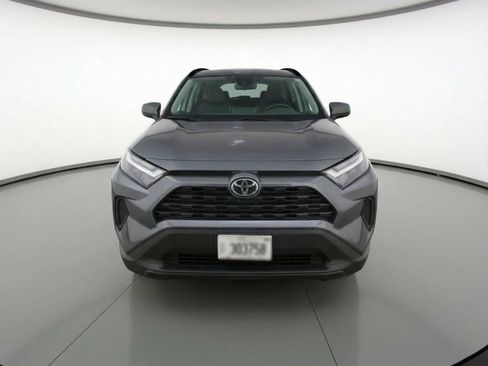 Used 2025 Toyota RAV4 LE AWD/4WD image 3