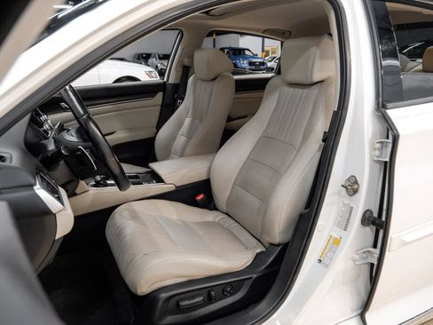 Used 2018 Honda Accord Touring image 42