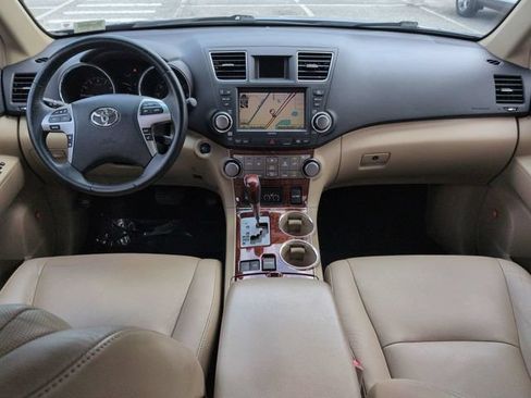 Used 2011 Toyota Highlander Limited w/ Tow Pkg FWD image 15