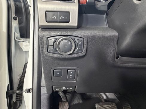 Used 2021 Ford F250 Platinum w/ FX4 Off-Road Package image 17
