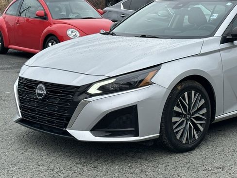 Used 2024 Nissan Altima 2.5 SV image 34