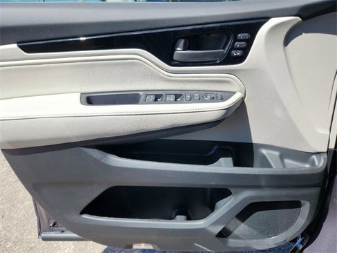 New 2026 Honda Odyssey Touring image 14