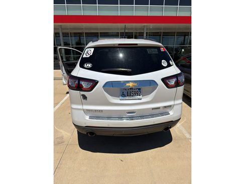 Used 2017 Chevrolet Traverse Premier FWD image 4