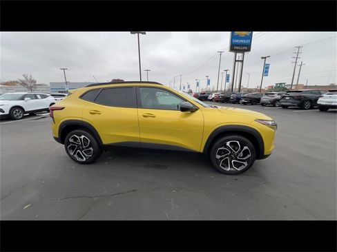 Certified 2024 Chevrolet Trax RS w/ Sunroof Package image 9