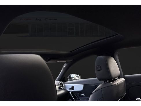 Used 2025 Mercedes-Benz CLA 250 image 36