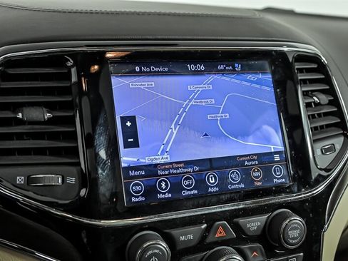 Used 2019 Jeep Grand Cherokee Overland AWD/4WD image 26
