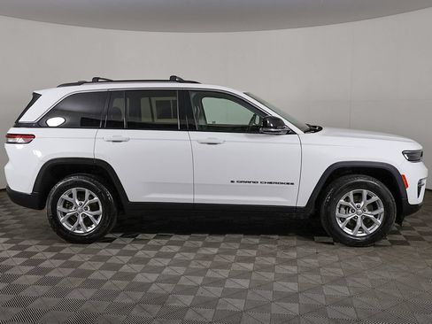Used 2023 Jeep Grand Cherokee Limited AWD/4WD image 20