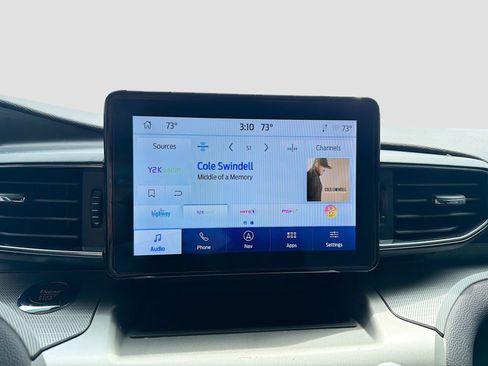 Certified 2022 Ford Explorer XLT w/ Equipment Group 202A AWD/4WD image 20