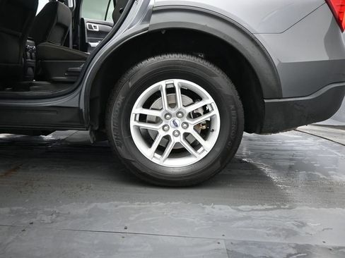 Certified 2022 Ford Explorer XLT w/ Class IV Trailer Tow Package image 21