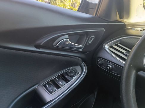 Used 2018 Chevrolet Malibu LT FWD image 22