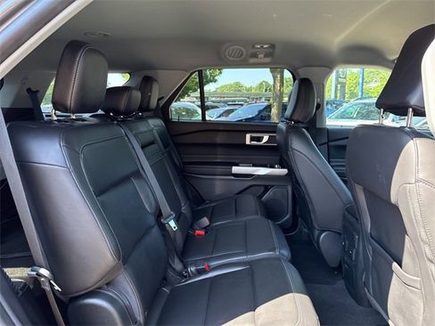 Used 2022 Ford Explorer XLT w/ Equipment Group 202A image 30