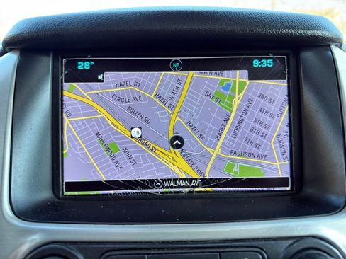 Used 2017 GMC Yukon XL SLT w/ Open Road Package image 19