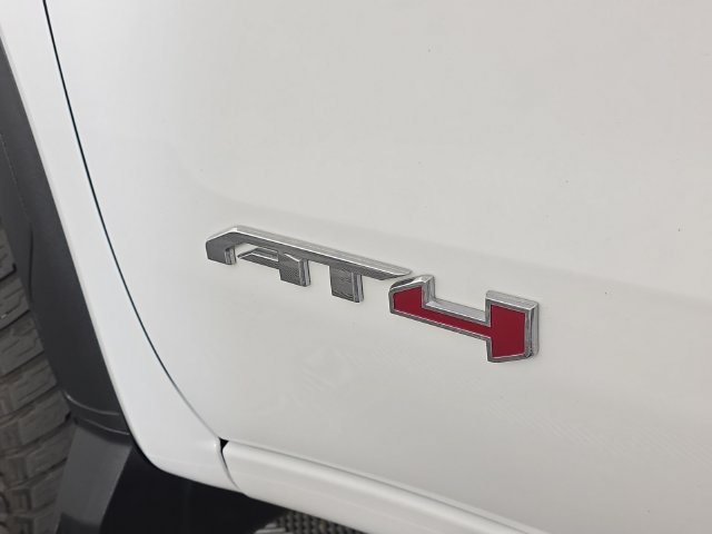 Used 2024 GMC Sierra 1500 AT4 w/ AT4 Preferred Package AWD/4WD image 13