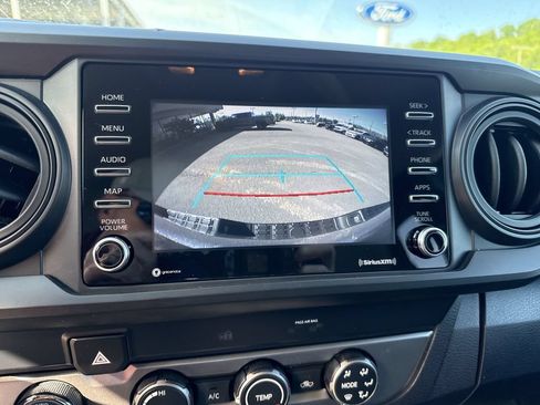Used 2022 Toyota Tacoma SR AWD/4WD image 12