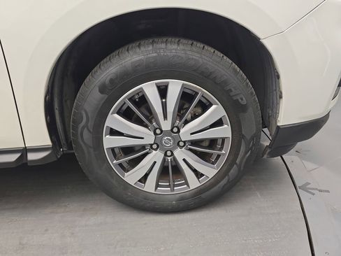 Used 2019 Nissan Pathfinder SV FWD image 10
