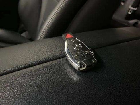 Used 2017 Mercedes-Benz GLC 300 4MATIC image 88