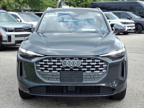 Certified 2025 Audi Q5 Premium w/ Convenience Package AWD/4WD image 2