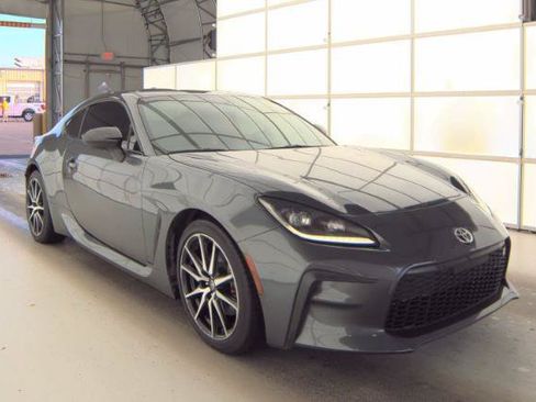 Used 2023 Toyota GR86 RWD image 2