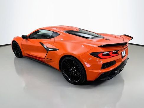 Used 2025 Chevrolet Corvette Z06 RWD image 5