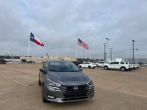 Certified 2025 Nissan Versa SV FWD image 3