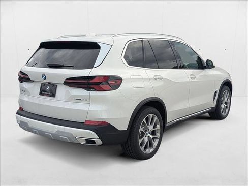 Used 2026 BMW X5 sDrive40i w/ Premium Package image 2