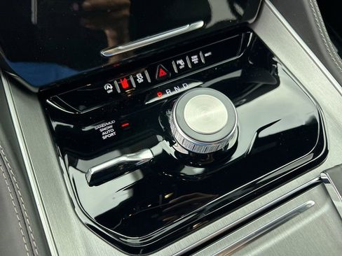 New 2026 Jeep Grand Wagoneer L Limited image 13