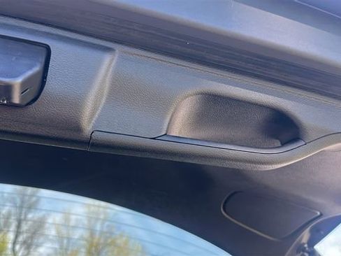 Used 2019 Jeep Cherokee Limited AWD/4WD image 38